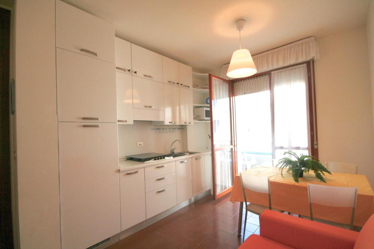Ba- Althea - Piscina- Apartment Lignano Sabbiadoro Exterior photo
